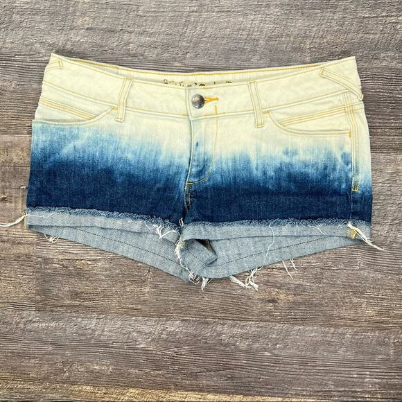 Princess Vera Wang born to rule tie dyed denim cut off Jean shorts size 9 B75 - Picture 1 of 4